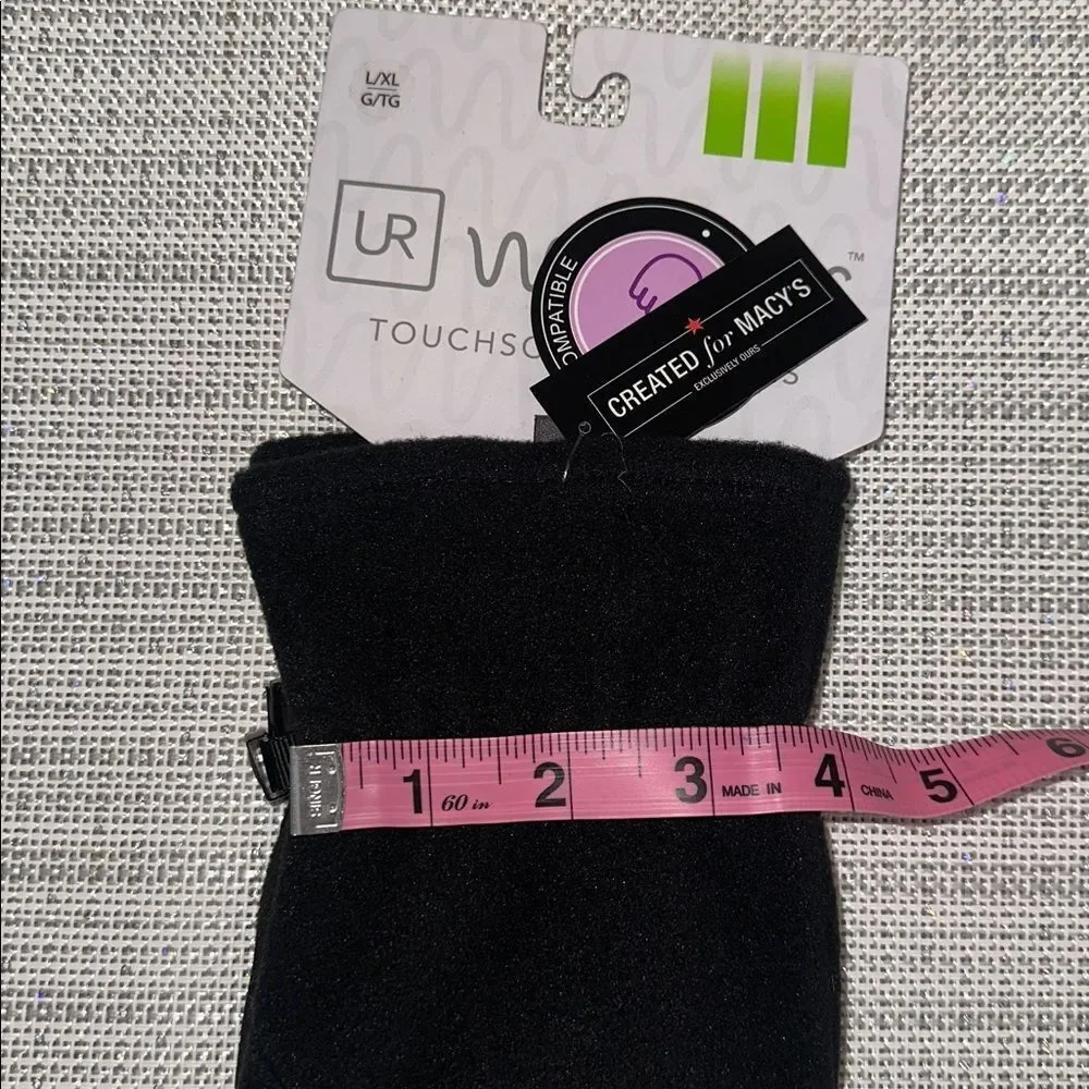 UR Black Fleece Women’s Etip Tech Touchscreen Smartphone Gloves
